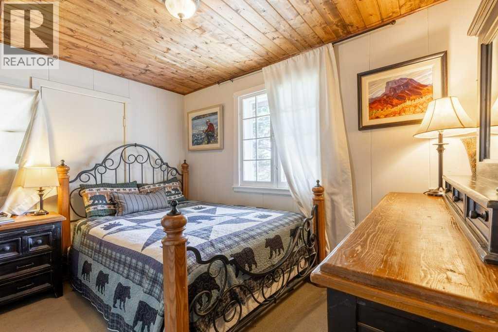 508 Evergreen Avenue, Waterton Park, Alberta  T0K 2M0 - Photo 14 - A2312869
