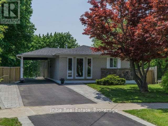 MAIN - 15 GROVE PARK CRESCENT, Toronto, Ontario