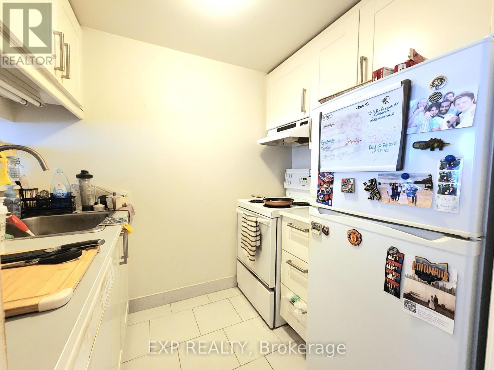 1421 - 711 Bay Street, Toronto, Ontario  M5G 2J8 - Photo 5 - C13225218