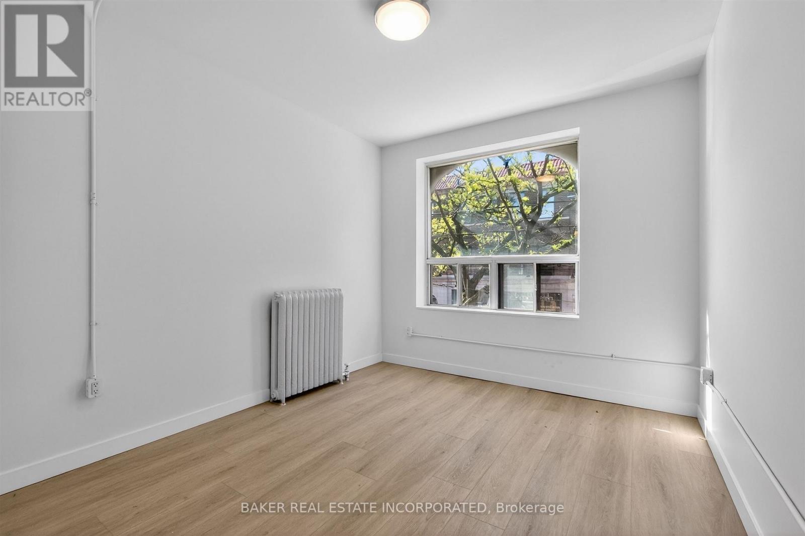 2 - 922 Queen Street E, Toronto, Ontario  M4M 1J5 - Photo 15 - E13225114