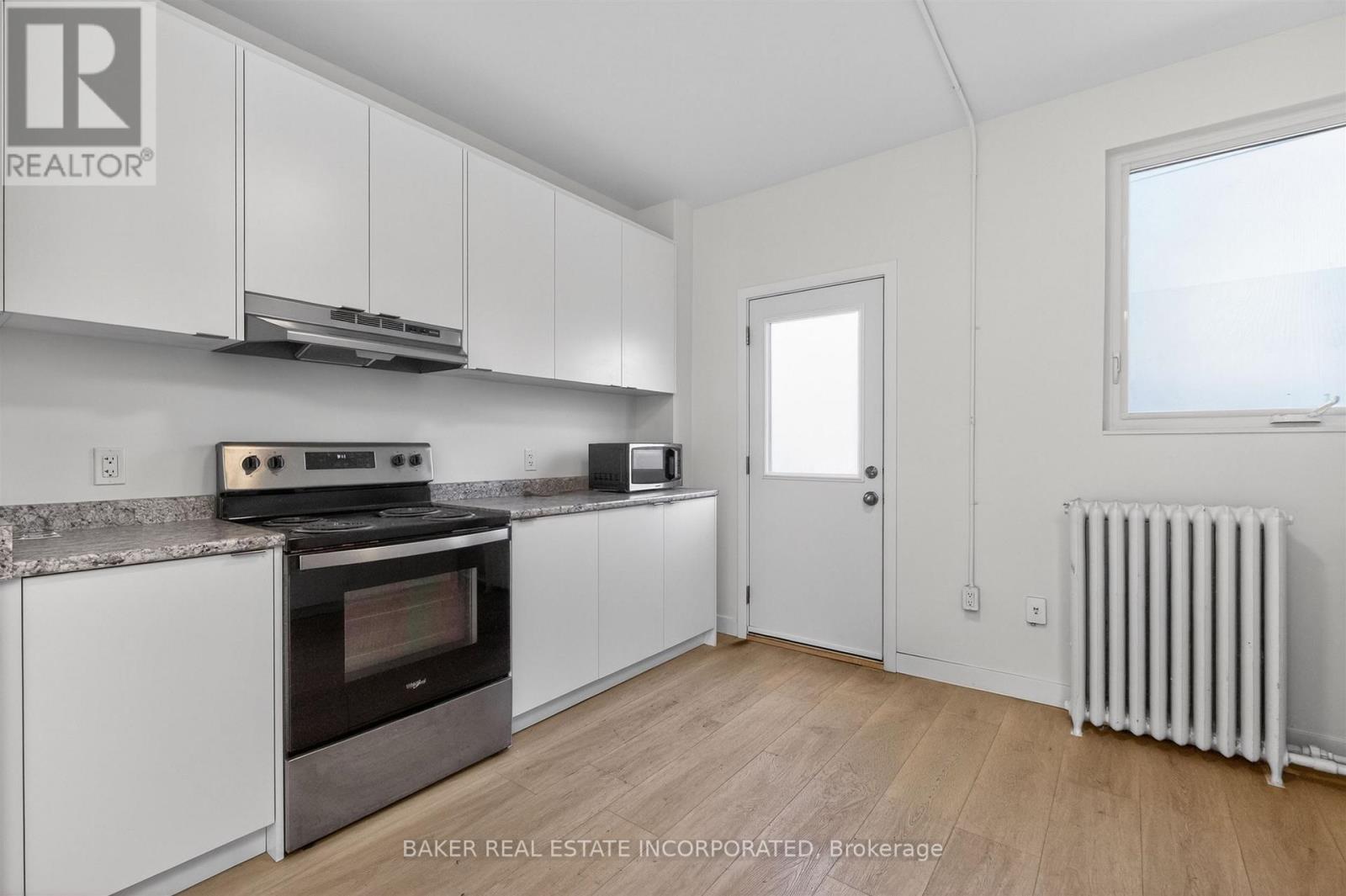 2 - 922 Queen Street E, Toronto, Ontario  M4M 1J5 - Photo 3 - E13225114