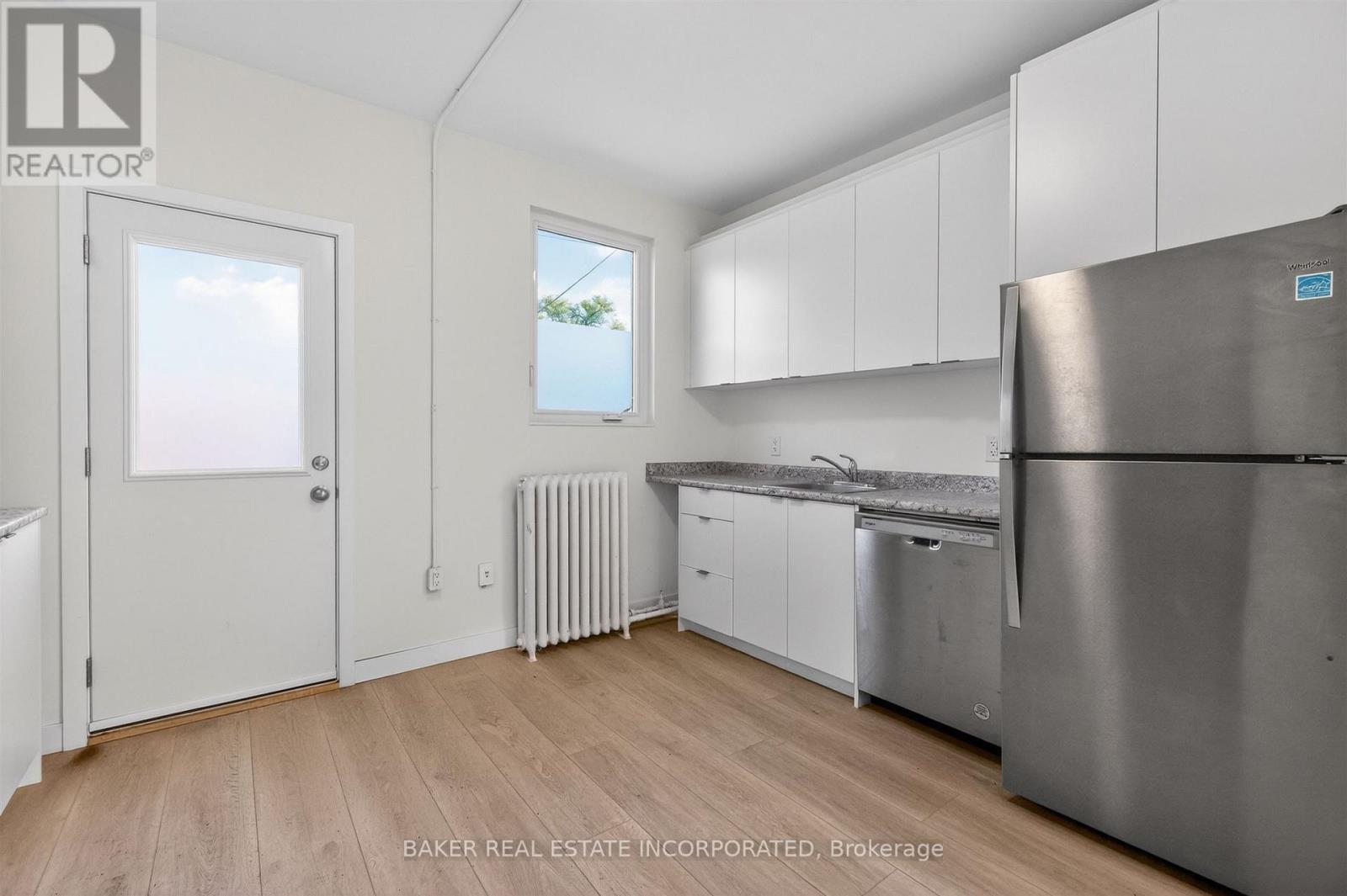 2 - 922 Queen Street E, Toronto, Ontario  M4M 1J5 - Photo 4 - E13225114