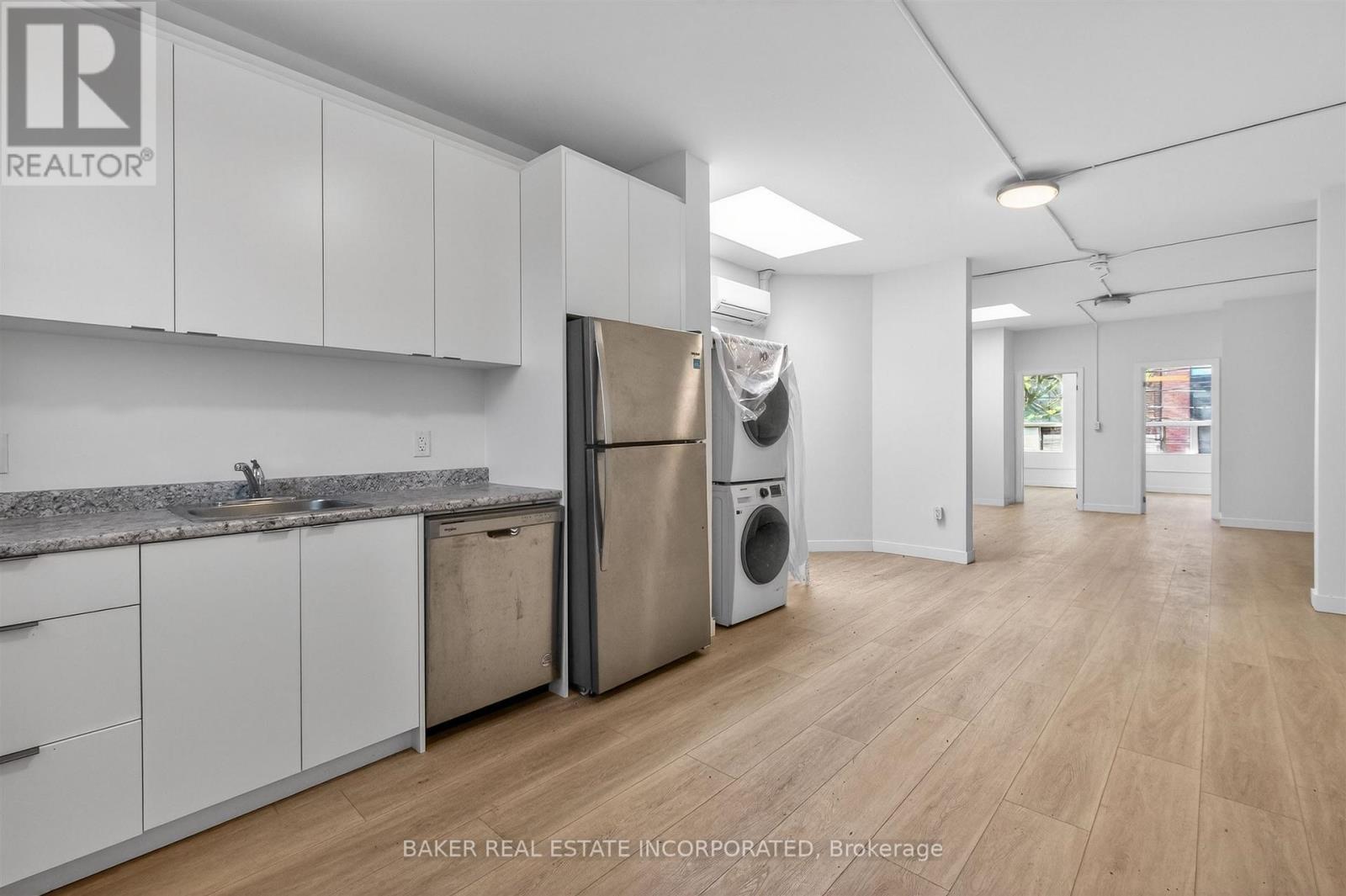 2 - 922 Queen Street E, Toronto, Ontario  M4M 1J5 - Photo 5 - E13225114