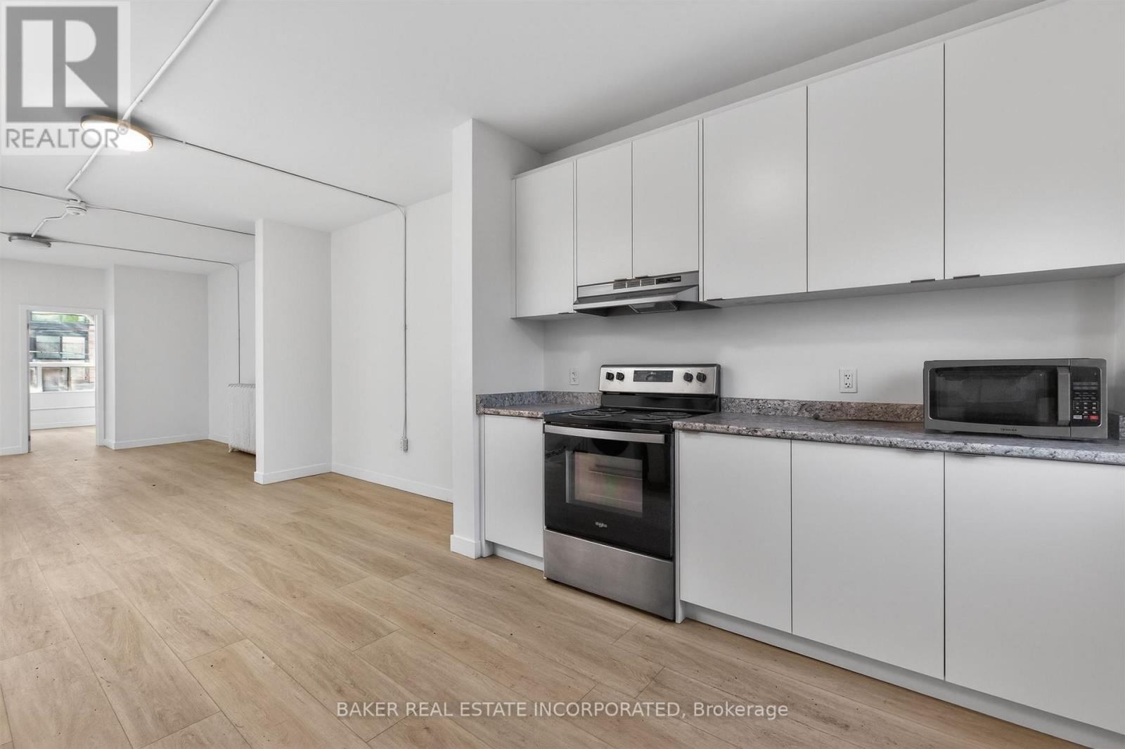 2 - 922 Queen Street E, Toronto, Ontario  M4M 1J5 - Photo 6 - E13225114