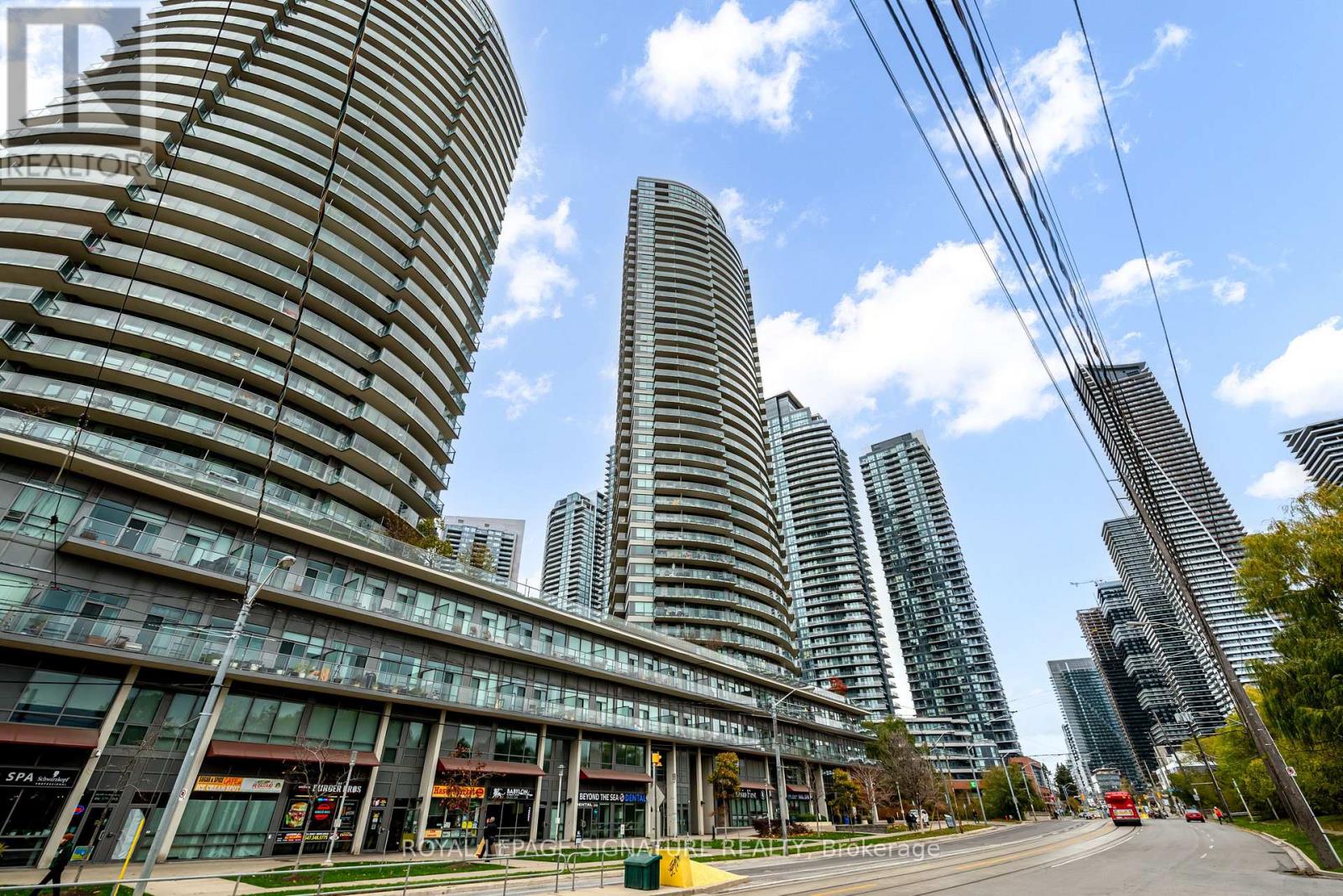 204 - 2230 LAKE SHORE BOULEVARD W, Toronto, Ontario