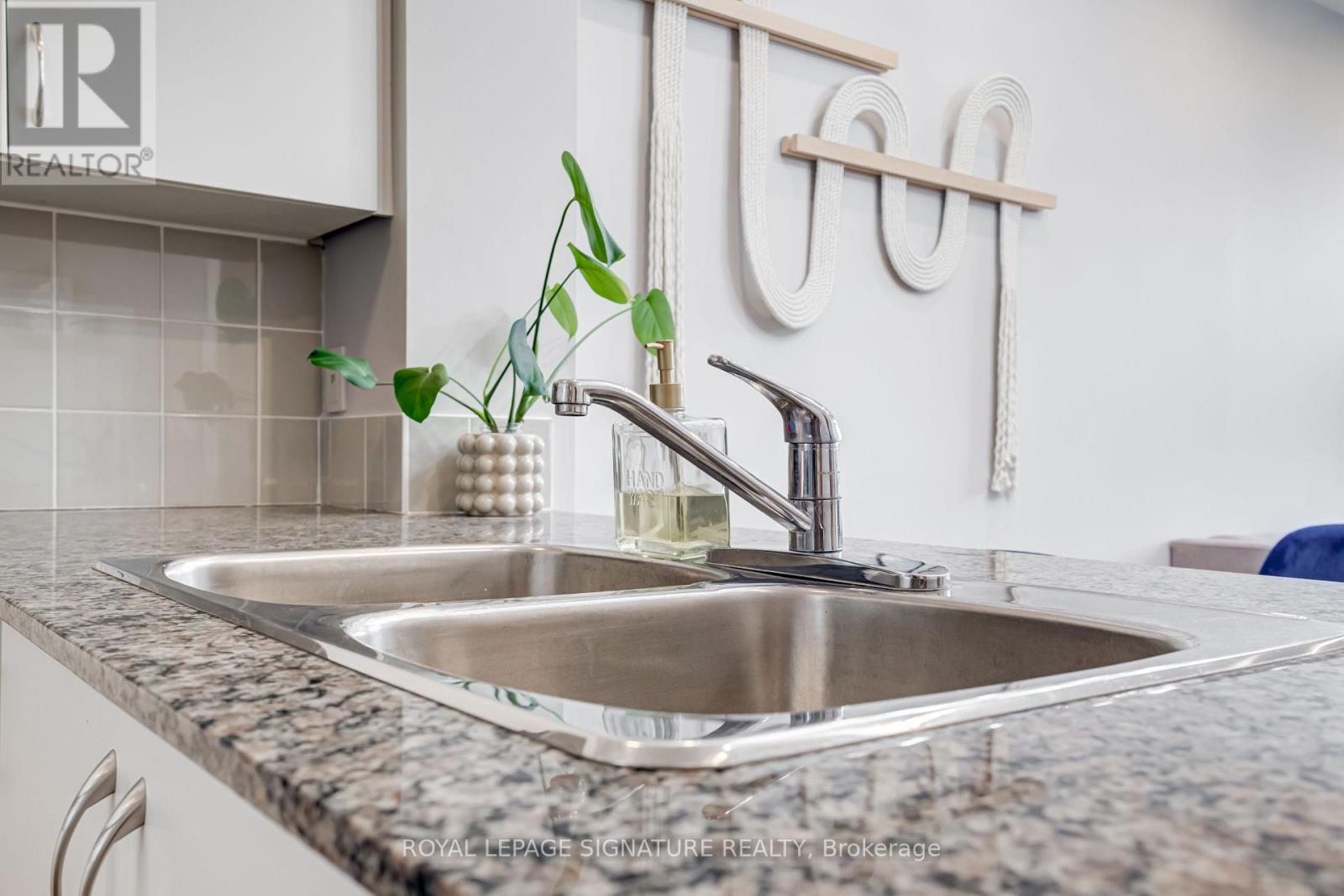 204 - 2230 Lake Shore Boulevard W, Toronto, Ontario  M8V 0B2 - Photo 18 - W13225134
