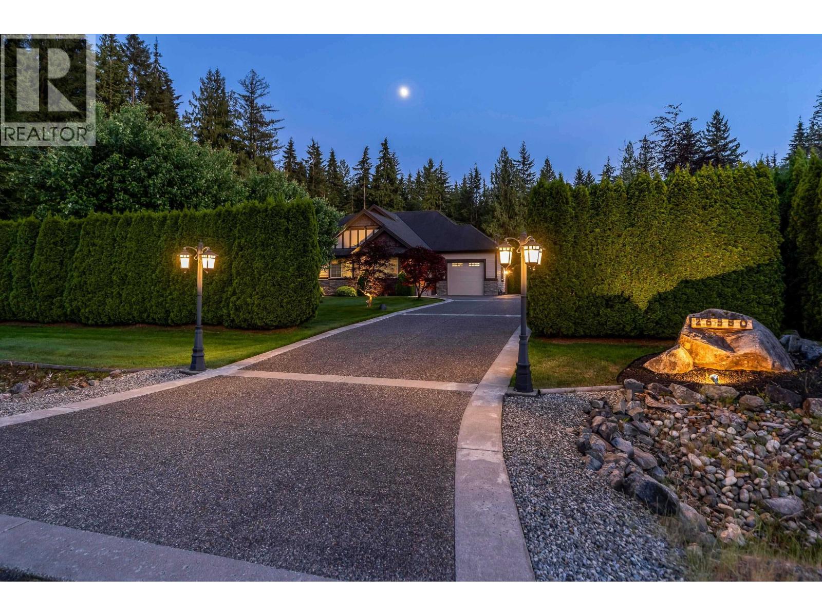 26580 124 Avenue, Maple Ridge, British Columbia  V2W 0E2 - Photo 2 - R3130399