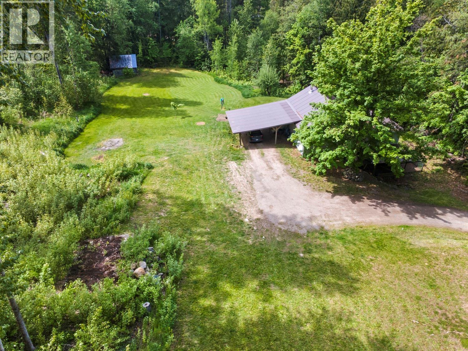 5510 Duck Creek Road, Wynndel, British Columbia V0B 2N2 - Photo 3 - 10388778