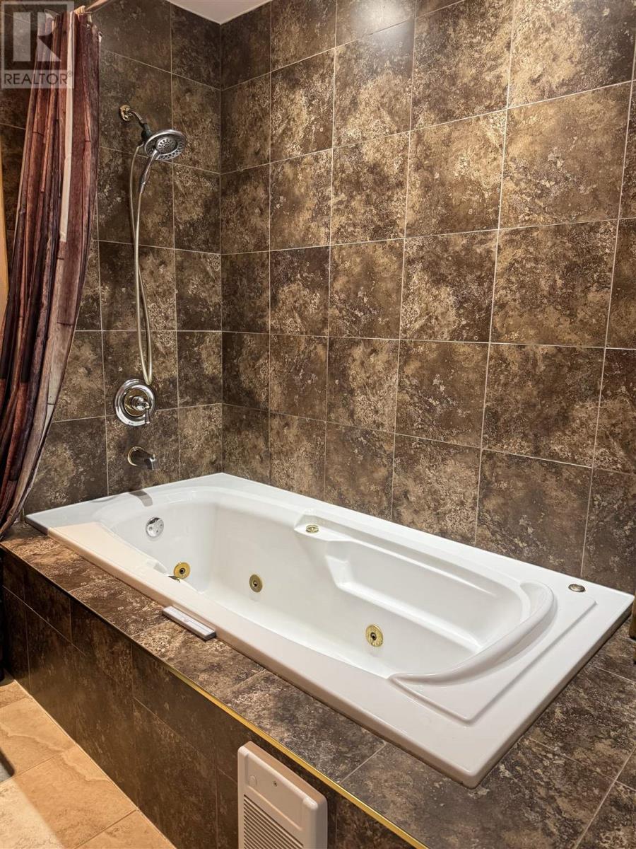 82b Axmith Ave, Elliot Lake, Ontario  P5A 1B8 - Photo 19 - SM261187