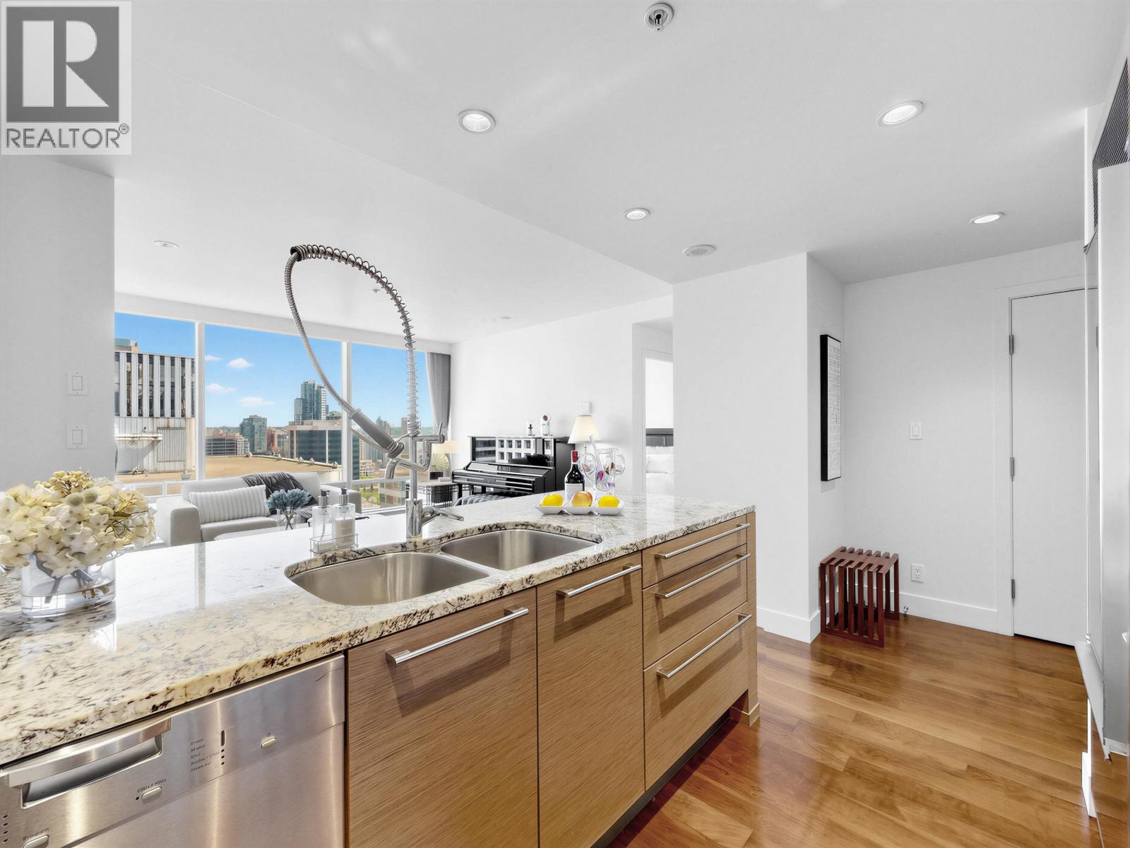 2407 1111 Alberni Street, Vancouver, British Columbia  V6E 4V2 - Photo 10 - R3130284