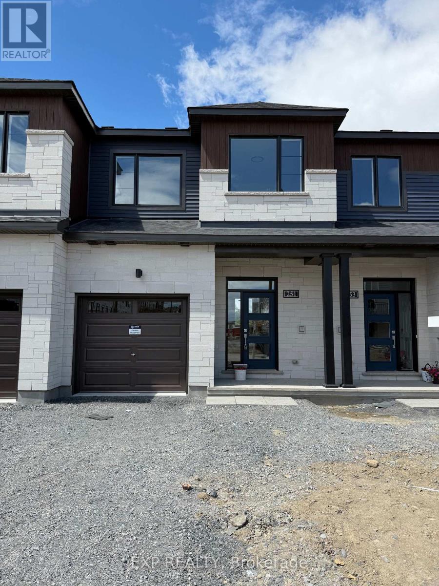 251 BANKSIDE WAY, Ottawa, Ontario