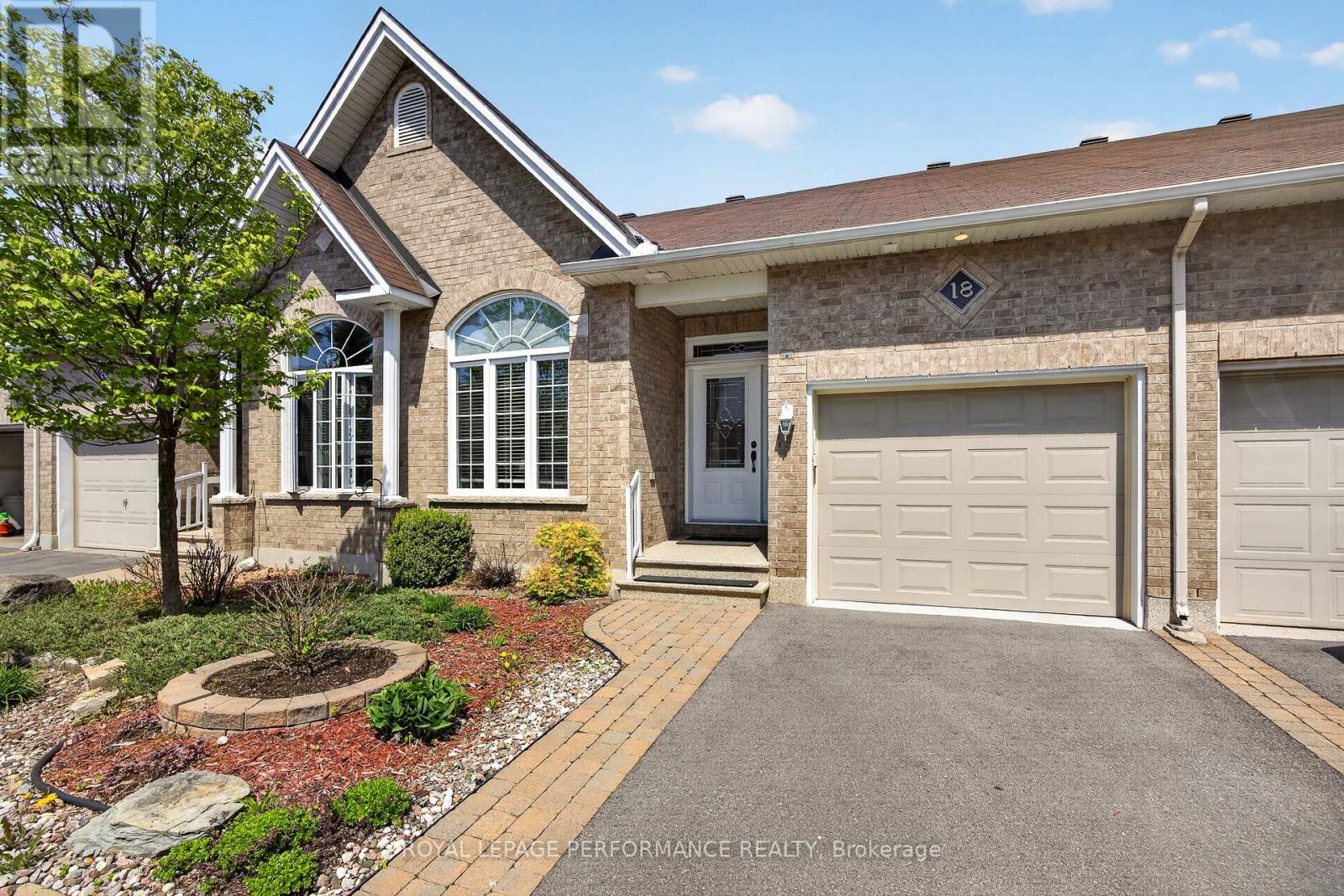 18 Chapelier Private, Ottawa, Ontario  K1E 3Y1 - Photo 4 - X13225284