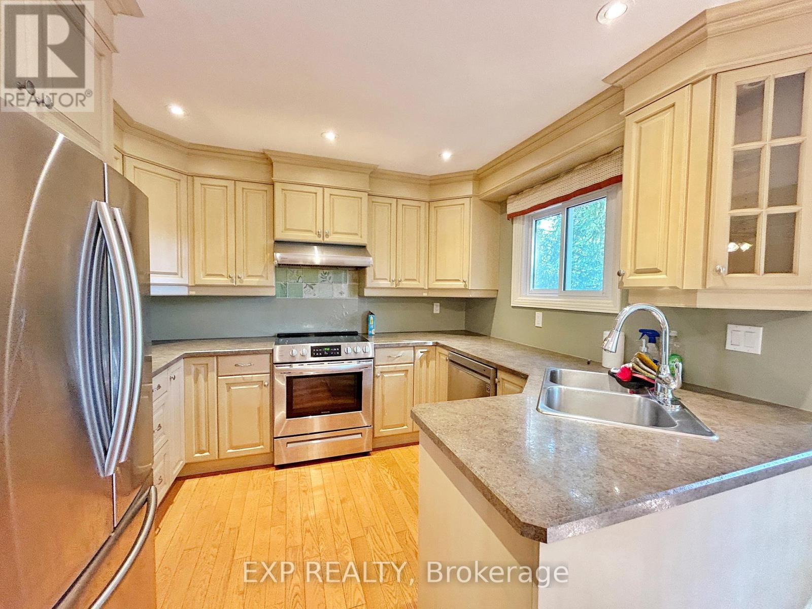 23 Haskell Crescent, Aurora, Ontario  L4G 5T4 - Photo 7 - N13219194