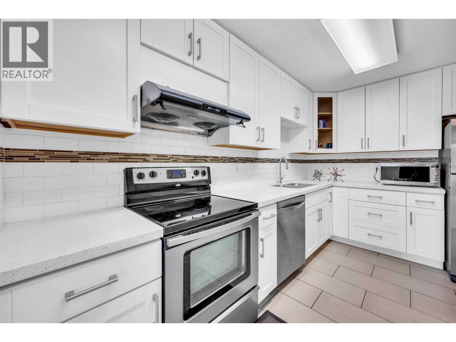 802 5790 Patterson Avenue, Burnaby, British Columbia  V5H 4H6 - Photo 13 - R3130371