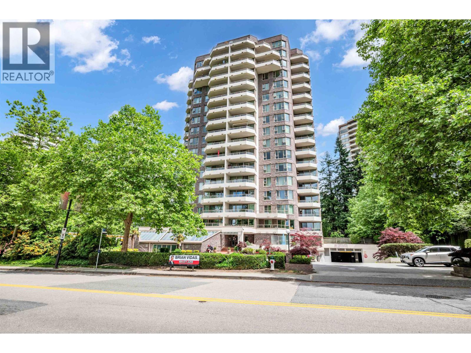 802 5790 Patterson Avenue, Burnaby, British Columbia  V5H 4H6 - Photo 2 - R3130371