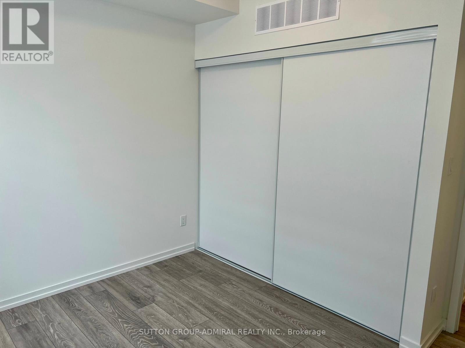 15 - 24 Lytham Green Circle, Newmarket, Ontario  L3Y 0H4 - Photo 9 - N13225252