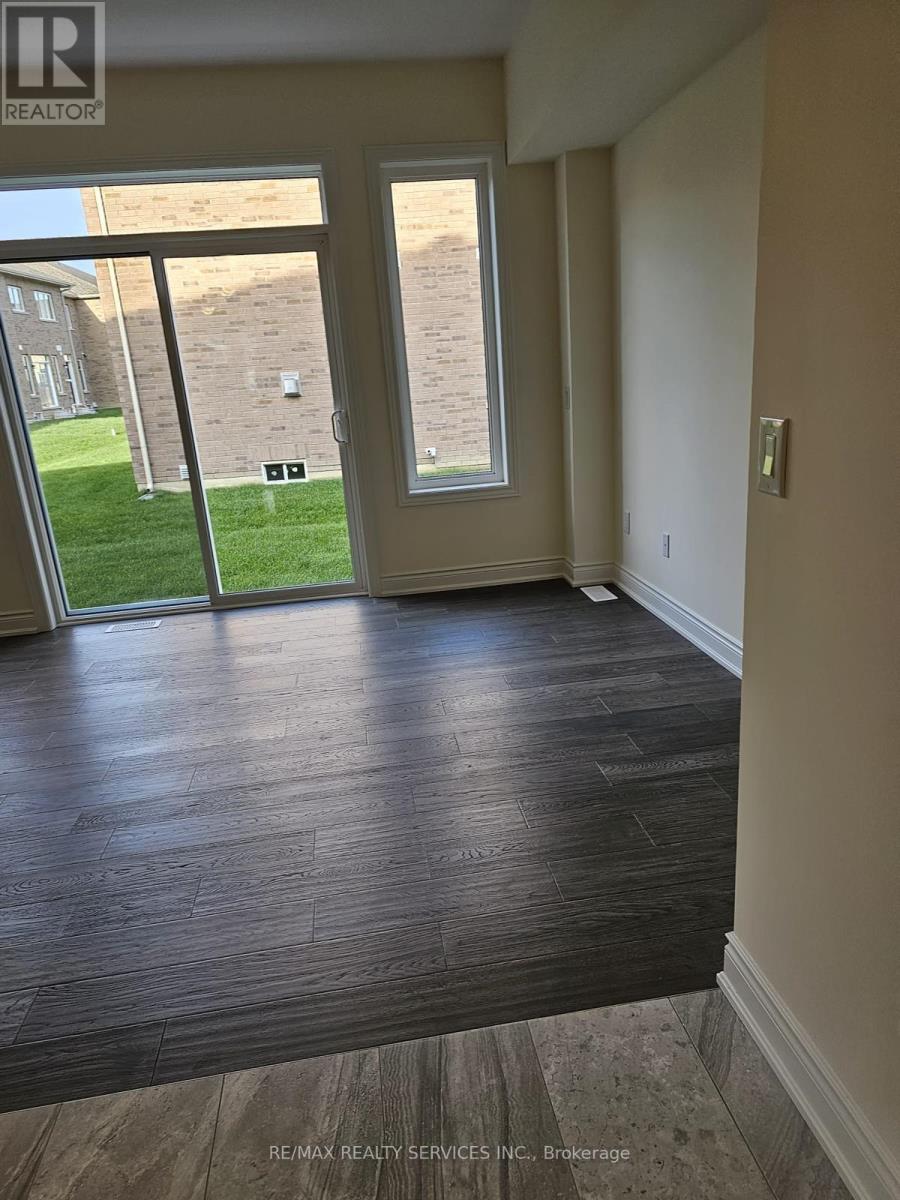 32 Donald Stewart Road, Brampton, Ontario  L7A 5J8 - Photo 7 - W13225246