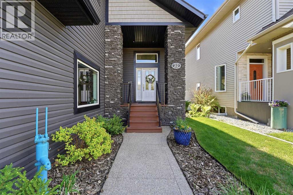 22 Vienna Close, Red Deer, Alberta  T4R 0P1 - Photo 2 - A2312934