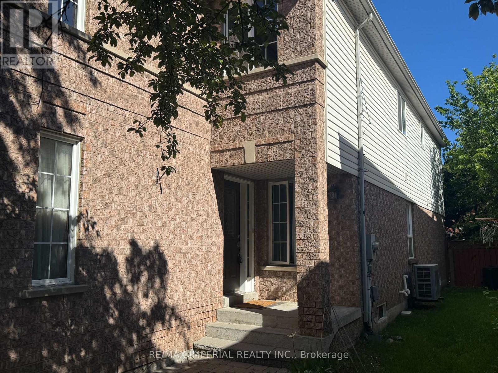 453 Heddle Crescent, Newmarket, Ontario  L3X 2J4 - Photo 3 - N13218792