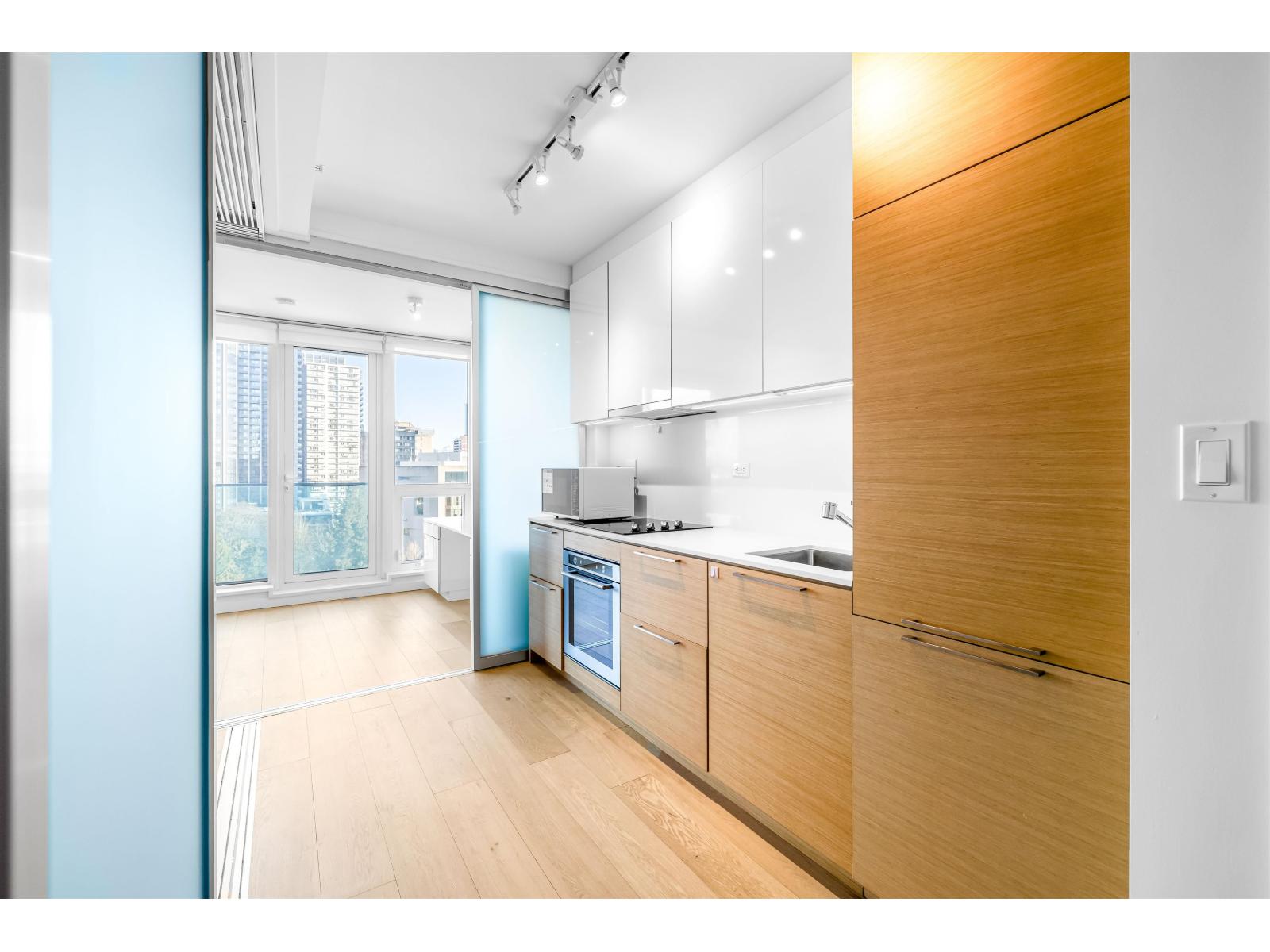 907 13438 Central Avenue, Surrey, British Columbia  V3T 0N2 - Photo 6 - R3129999