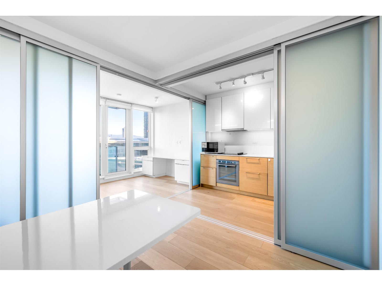 907 13438 Central Avenue, Surrey, British Columbia  V3T 0N2 - Photo 17 - R3129999