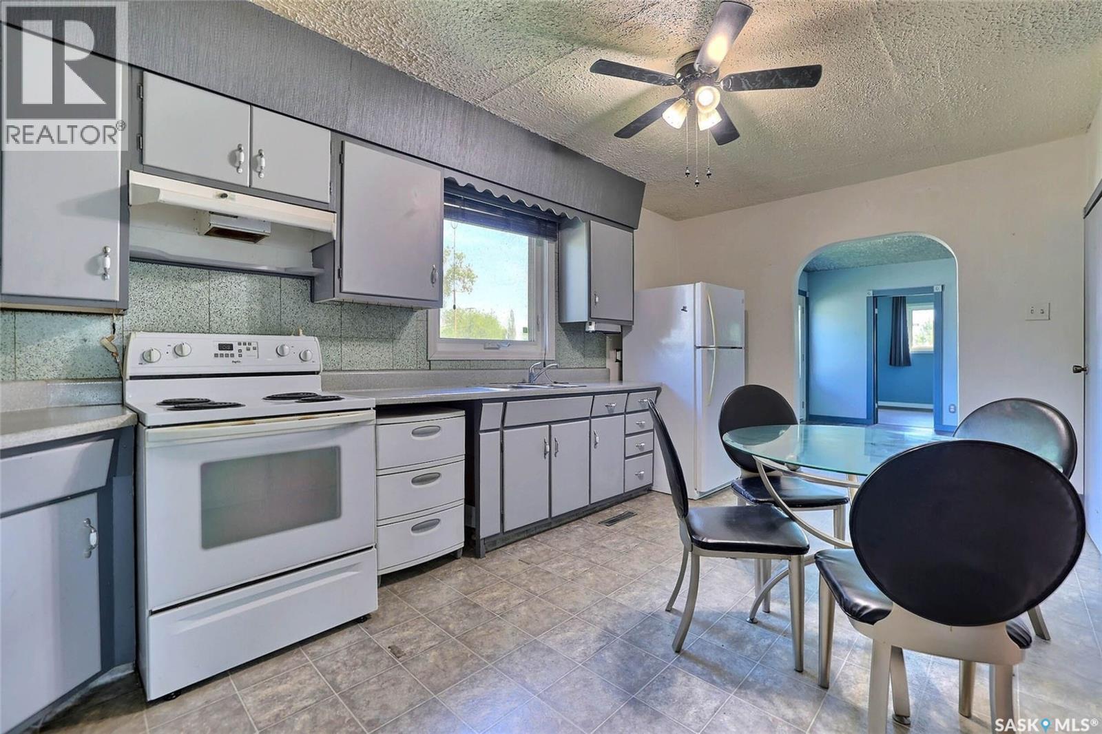 655 Alexandria Avenue, Bethune, Saskatchewan  S0G 0H0 - Photo 4 - SK037856