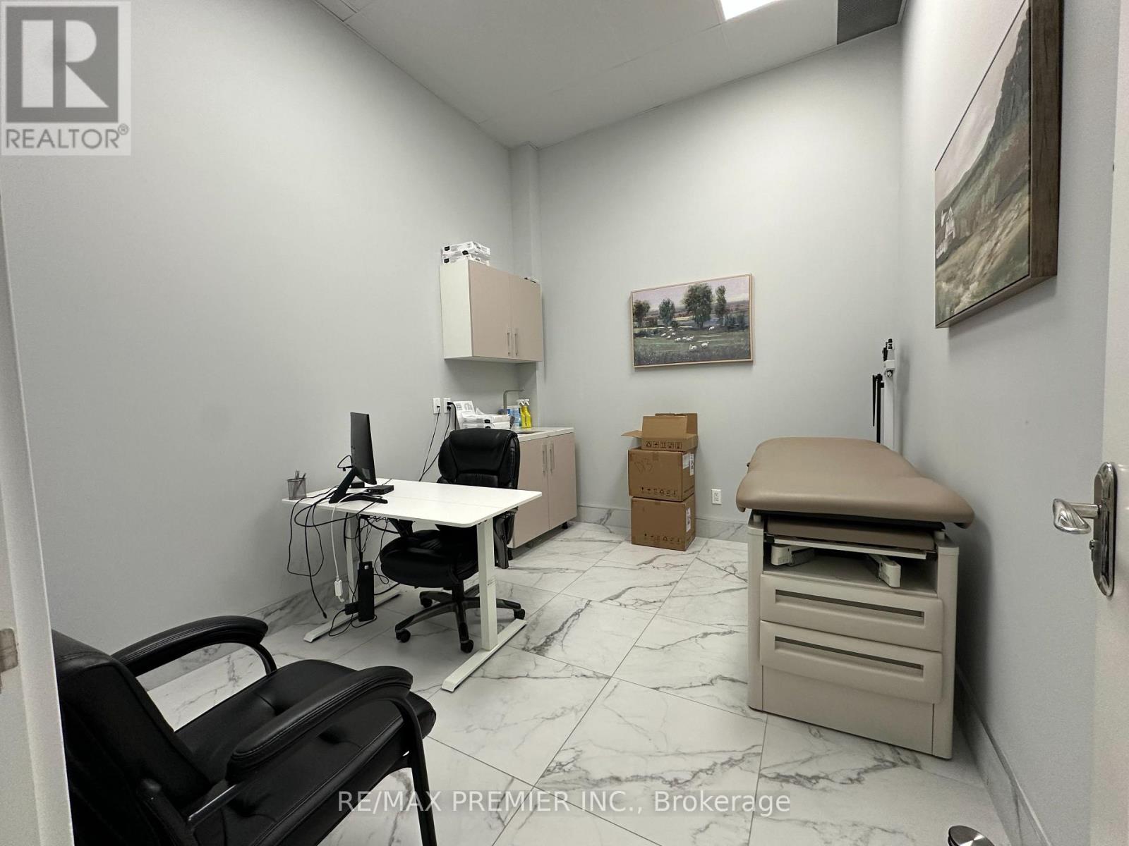 2 - 120 Guelph Street, Halton Hills, Ontario  L7G 4A4 - Photo 10 - W12814414