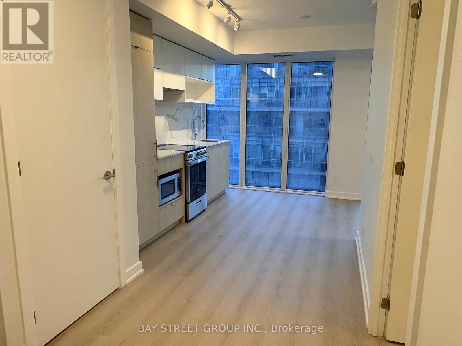 907 - 100 Queen Street E, Toronto, Ontario  M5C 0B5 - Photo 2 - C13225350