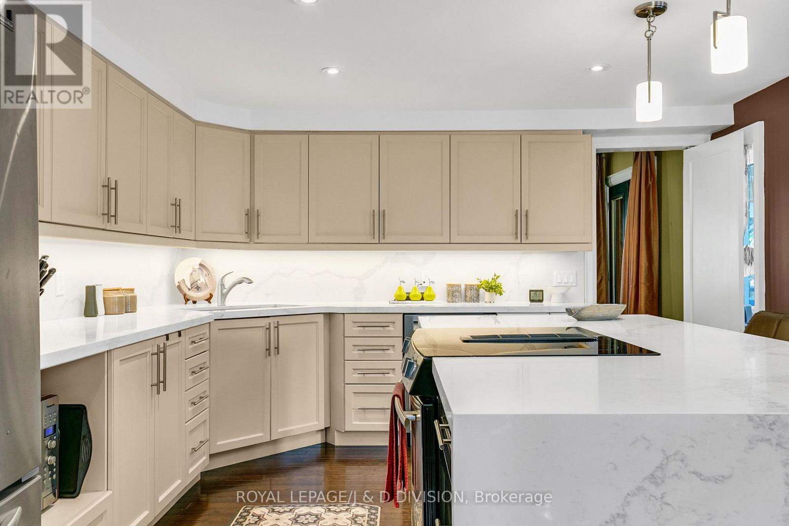 137 Highbourne Road, Toronto, Ontario  M5P 2J8 - Photo 13 - C13225368