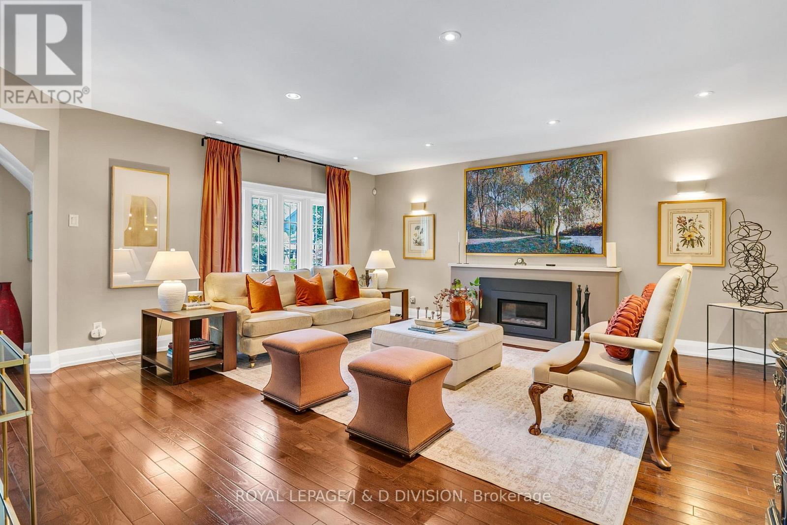 137 Highbourne Road, Toronto, Ontario  M5P 2J8 - Photo 3 - C13225368