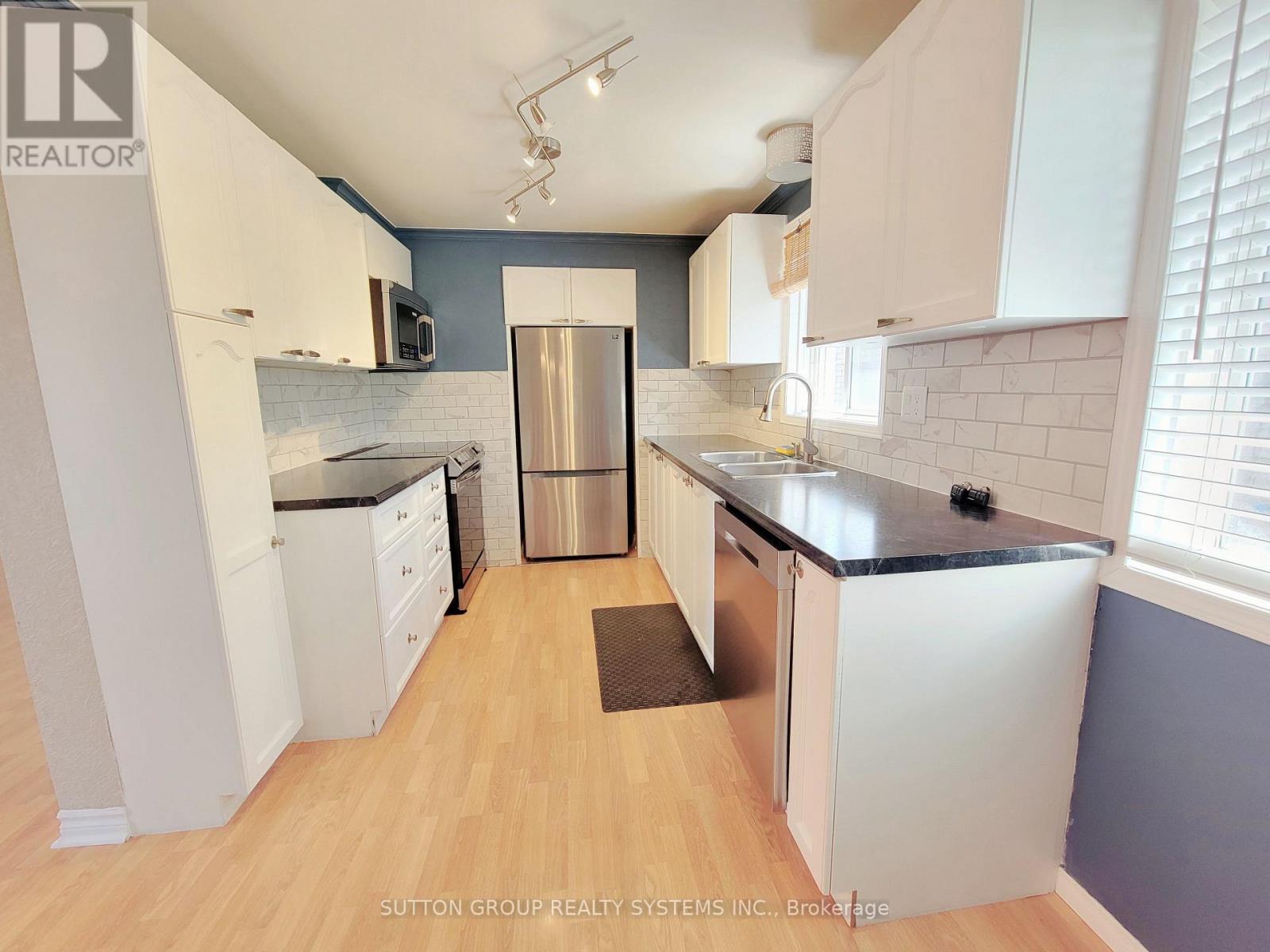 Main Floor - 62 Laidlaw Drive, Barrie (Sunnidale), Ontario  L4N 7W2 - Photo 8 - S13225326