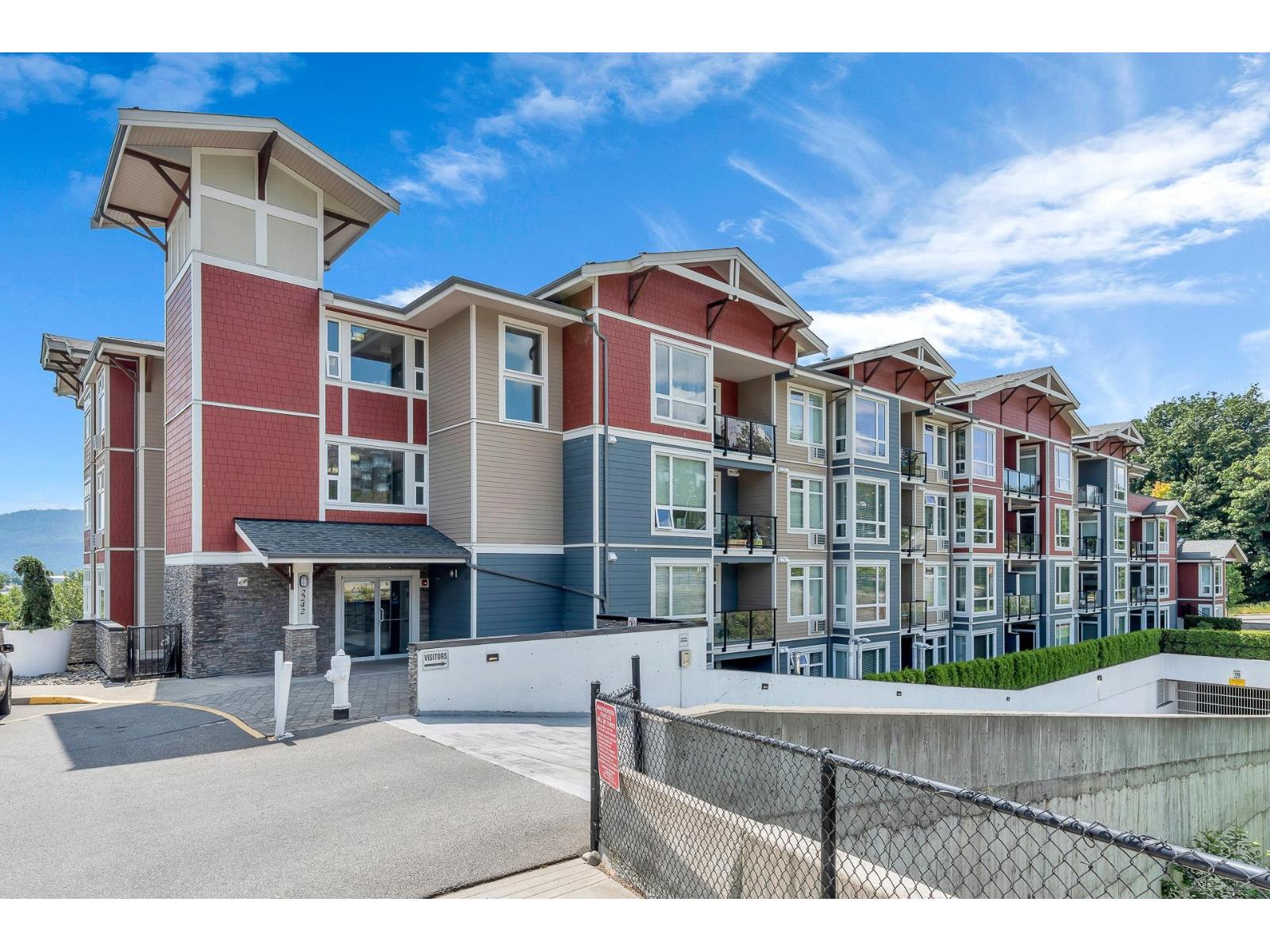 406 2242 Whatcom Road, Abbotsford, British Columbia  V3G 0G3 - Photo 2 - R3130437