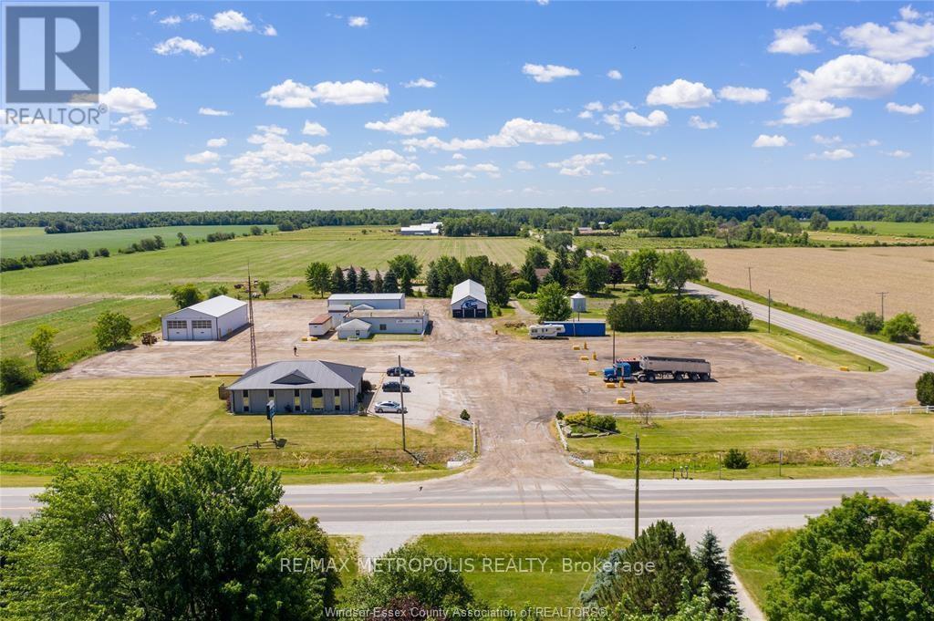 1507 Petrolia Line, St. Clair, Ontario  N0N 1G0 - Photo 2 - X13225406