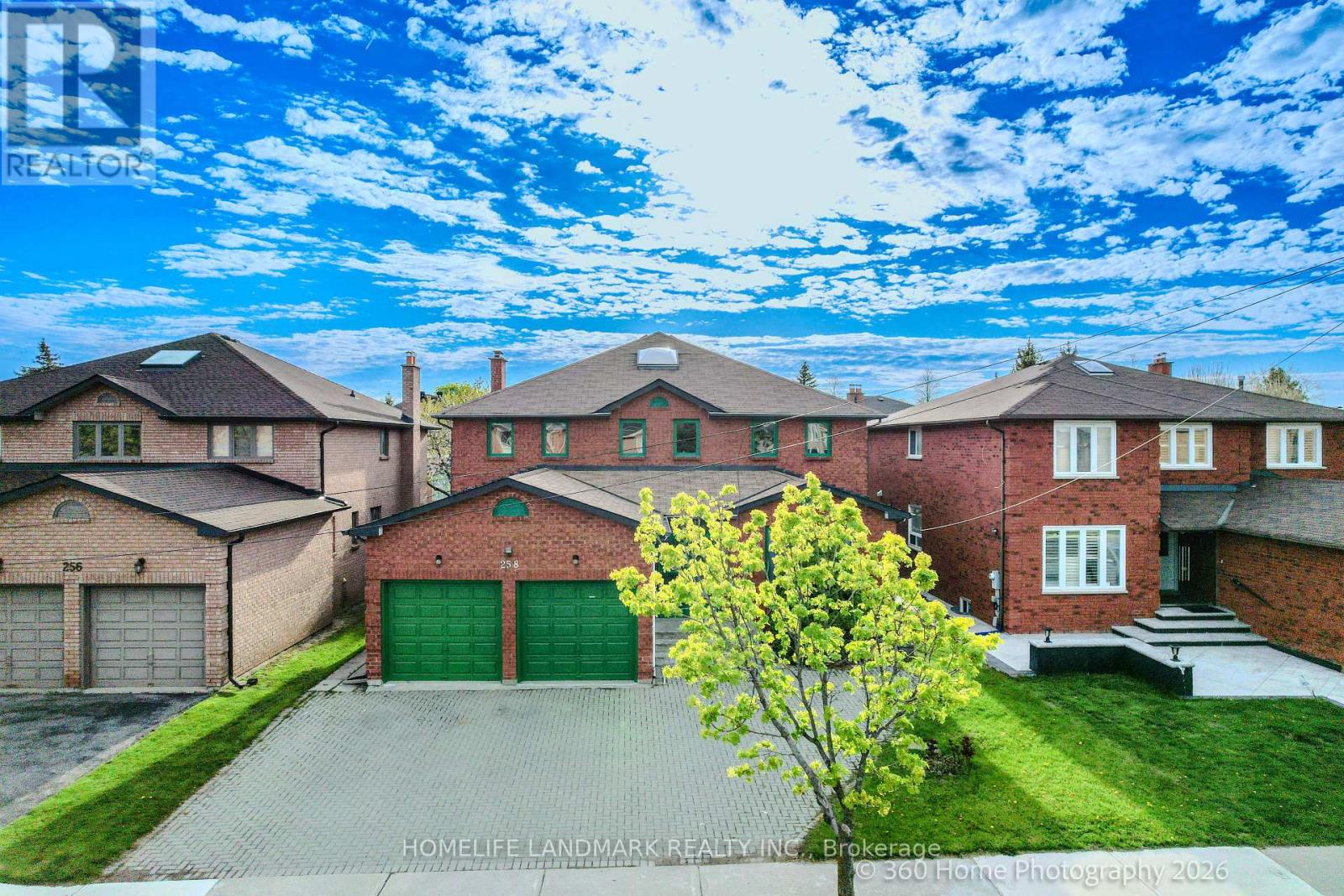 258 Valleymede Drive, Richmond Hill, Ontario  L4B 2B4 - Photo 2 - N13224952