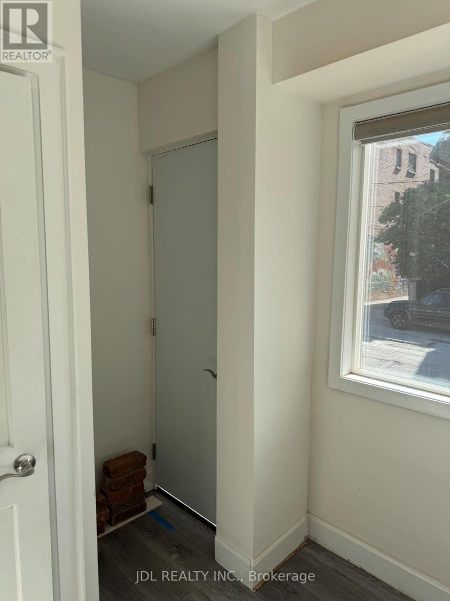3 - 5 Sorauren Avenue, Toronto, Ontario  M6R 2C6 - Photo 24 - W13035898