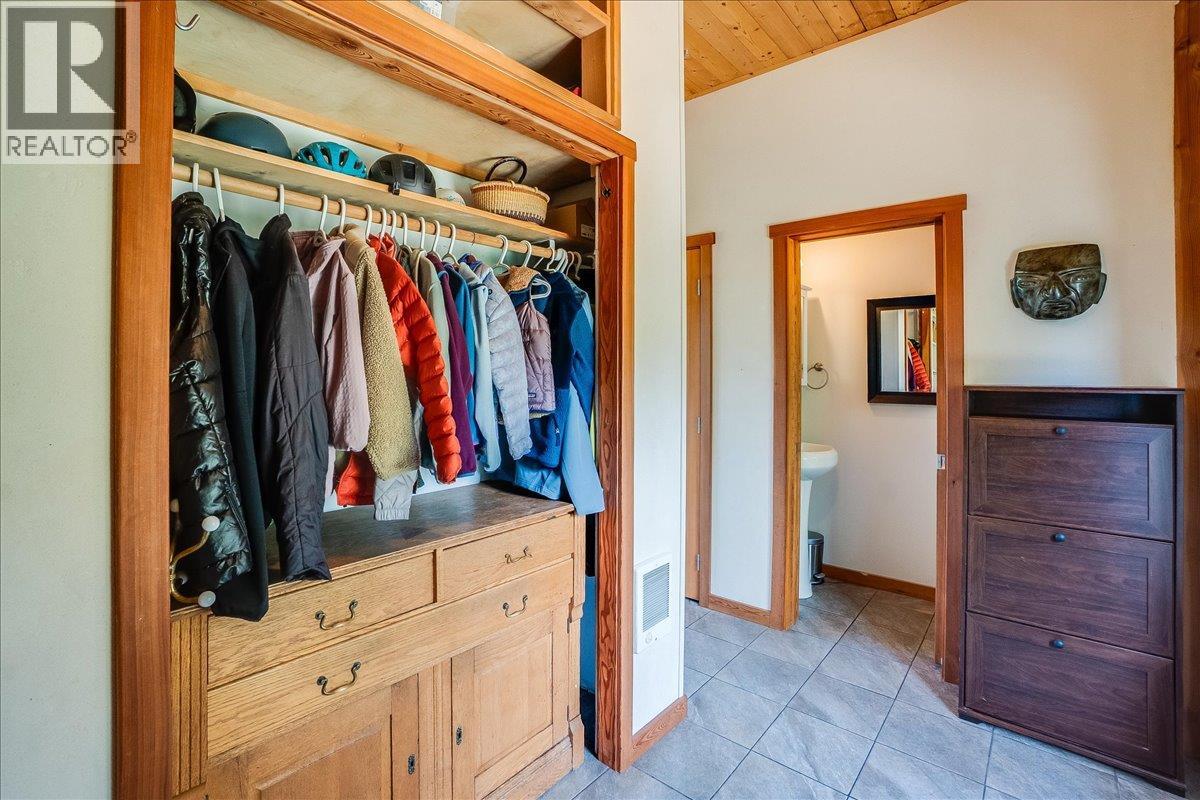 150 Suncrest Road, Pass Creek, British Columbia V1N 4T5 - Photo 5 - 10389604