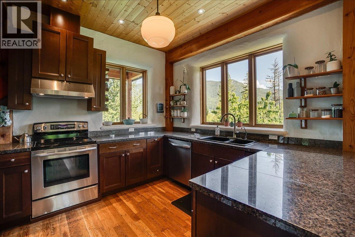150 Suncrest Road, Pass Creek, British Columbia V1N 4T5 - Photo 6 - 10389604