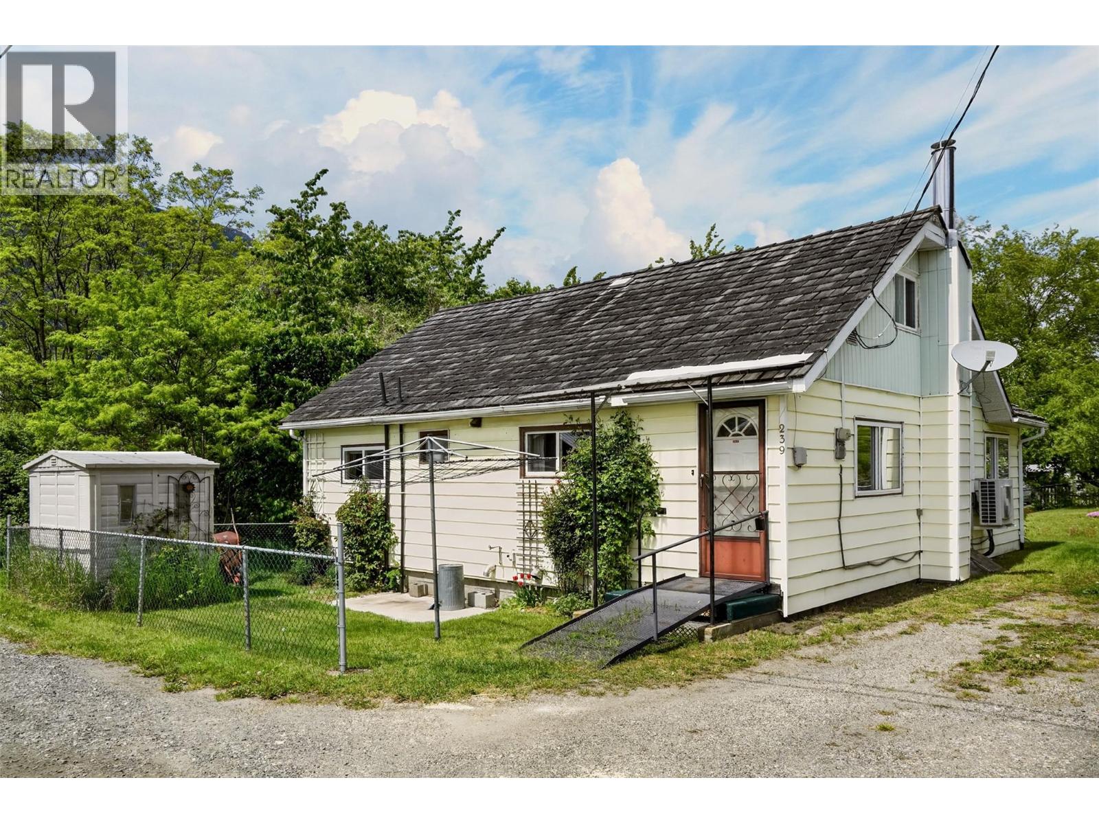 239 B Avenue, Kaslo, British Columbia  V0G 1M0 - Photo 8 - 10389251