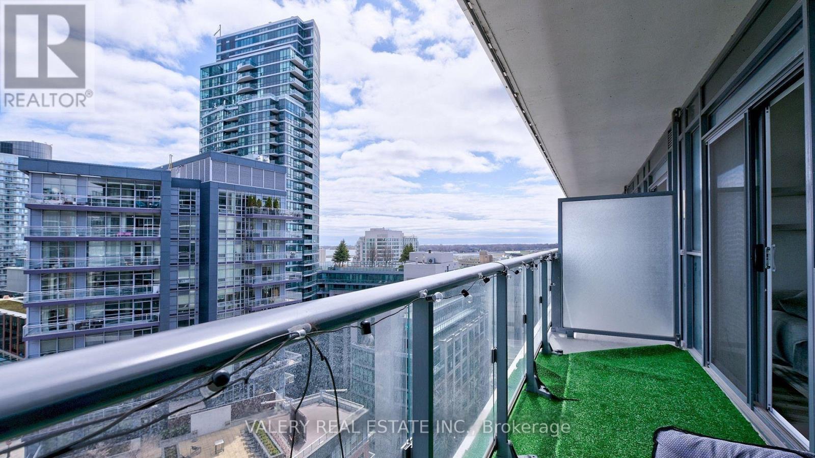 1607 - 38 Iannuzzi Street W, Toronto, Ontario  M5V 0S2 - Photo 18 - C13225426
