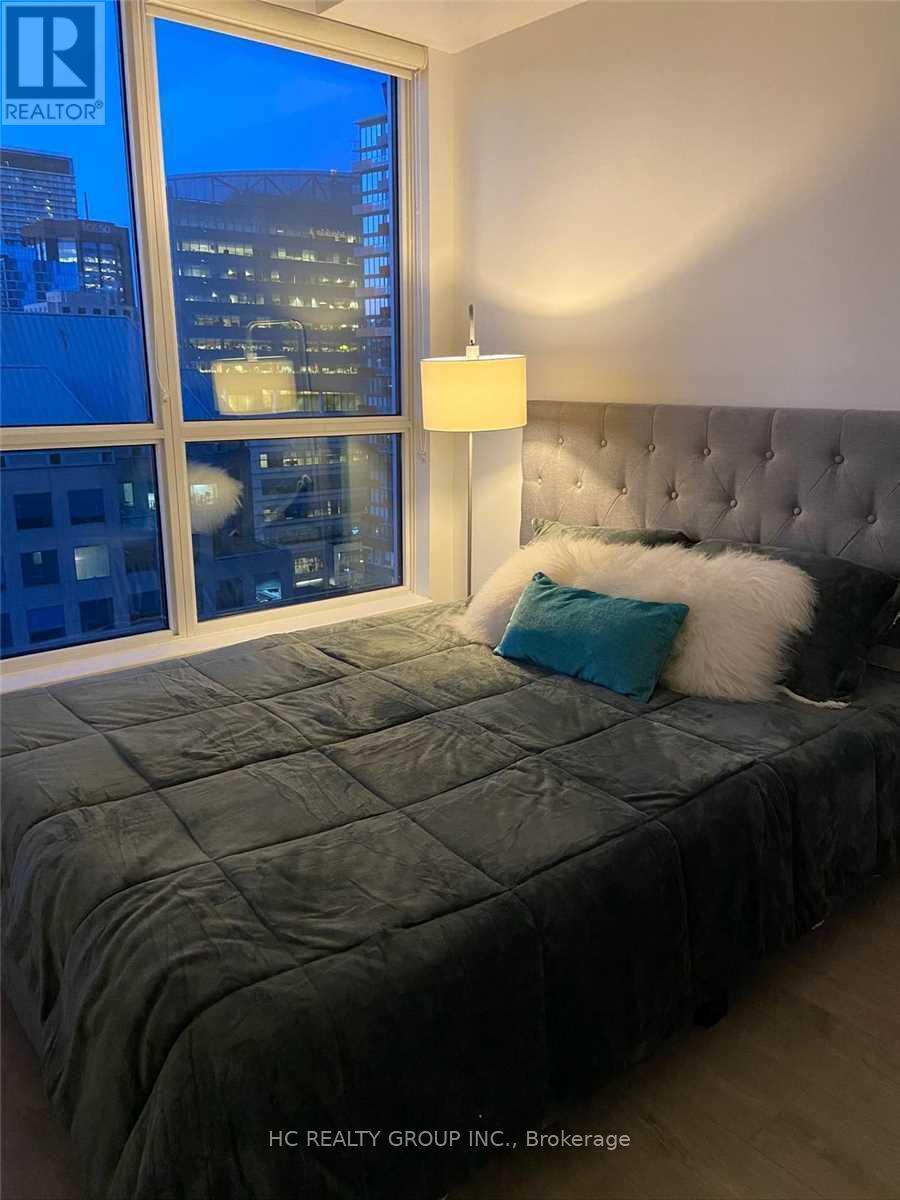 1510 - 30 Nelson Street E, Toronto, Ontario  M5V 0H5 - Photo 6 - C13225456