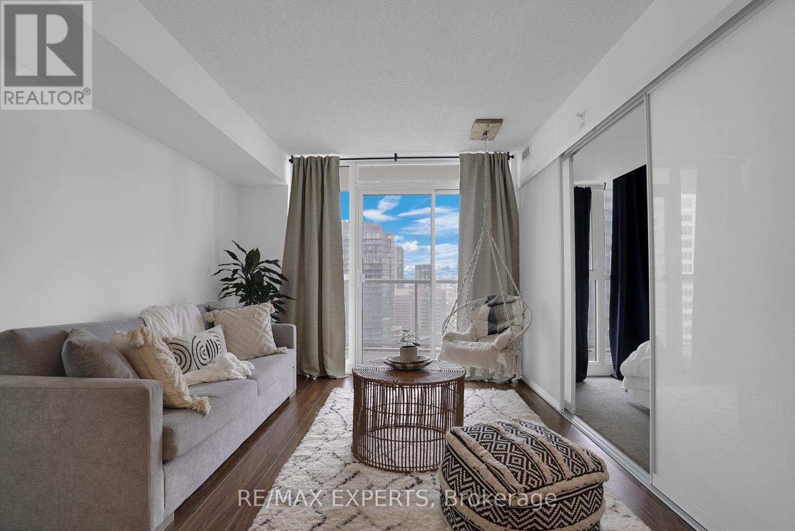 2610 - 75 Queens Wharf Road, Toronto, Ontario  M5V 0J8 - Photo 11 - C13225468