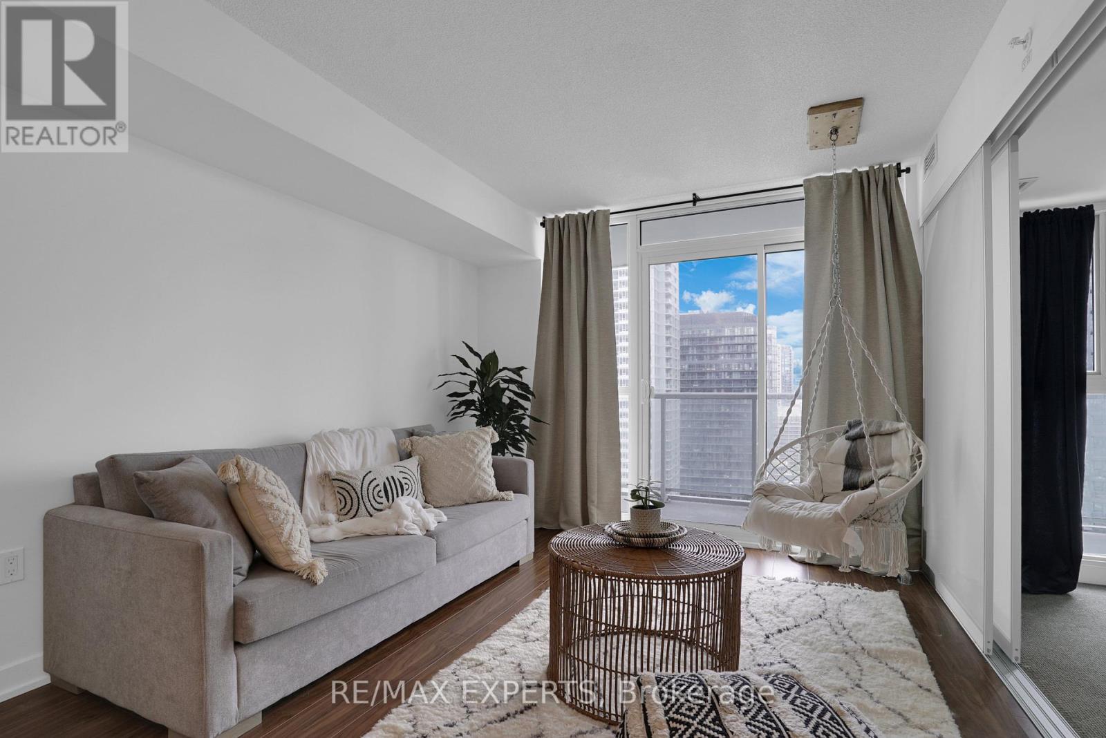 2610 - 75 Queens Wharf Road, Toronto, Ontario  M5V 0J8 - Photo 12 - C13225468