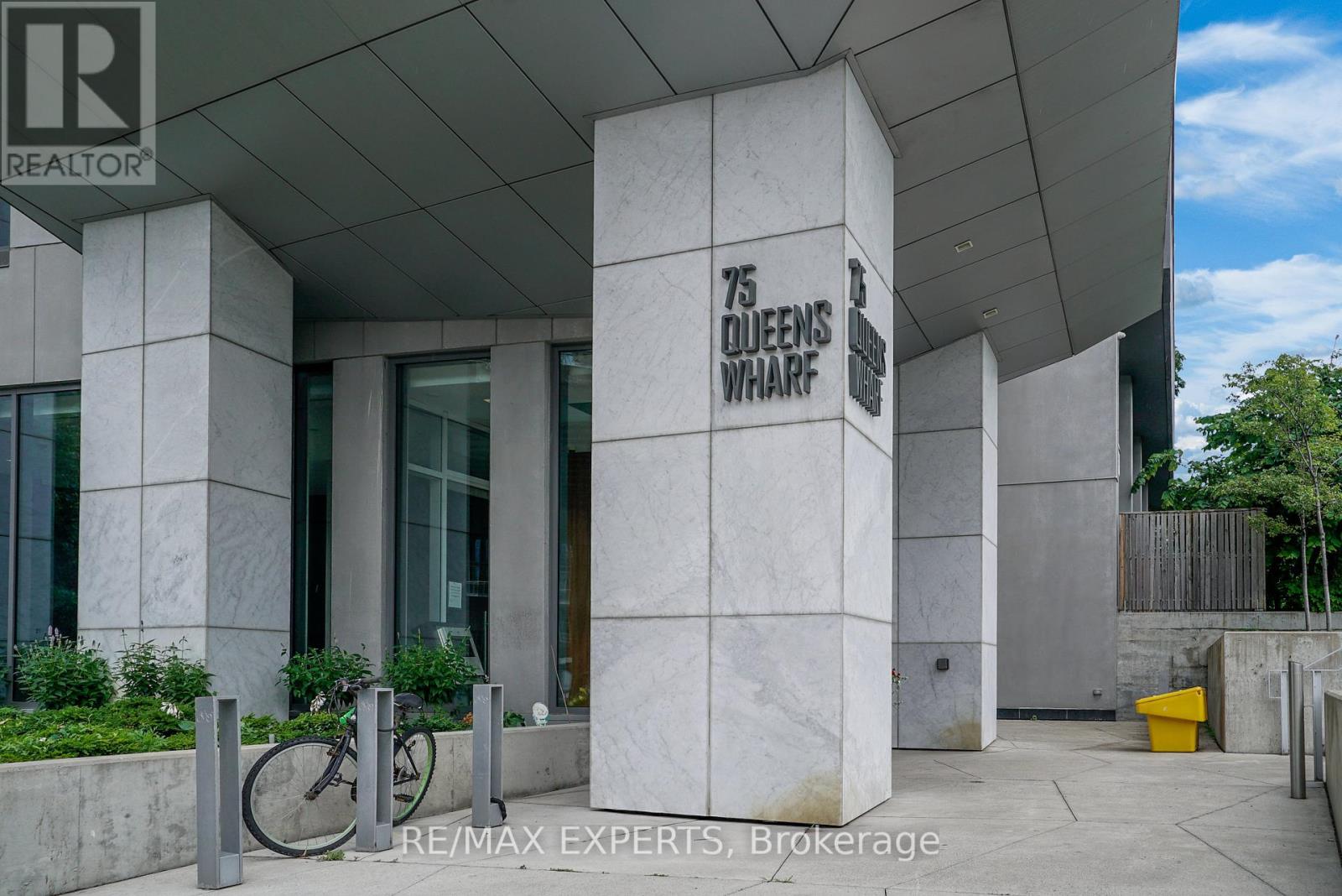 2610 - 75 Queens Wharf Road, Toronto, Ontario  M5V 0J8 - Photo 3 - C13225468