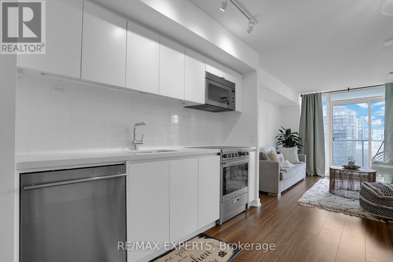 2610 - 75 Queens Wharf Road, Toronto, Ontario  M5V 0J8 - Photo 8 - C13225468