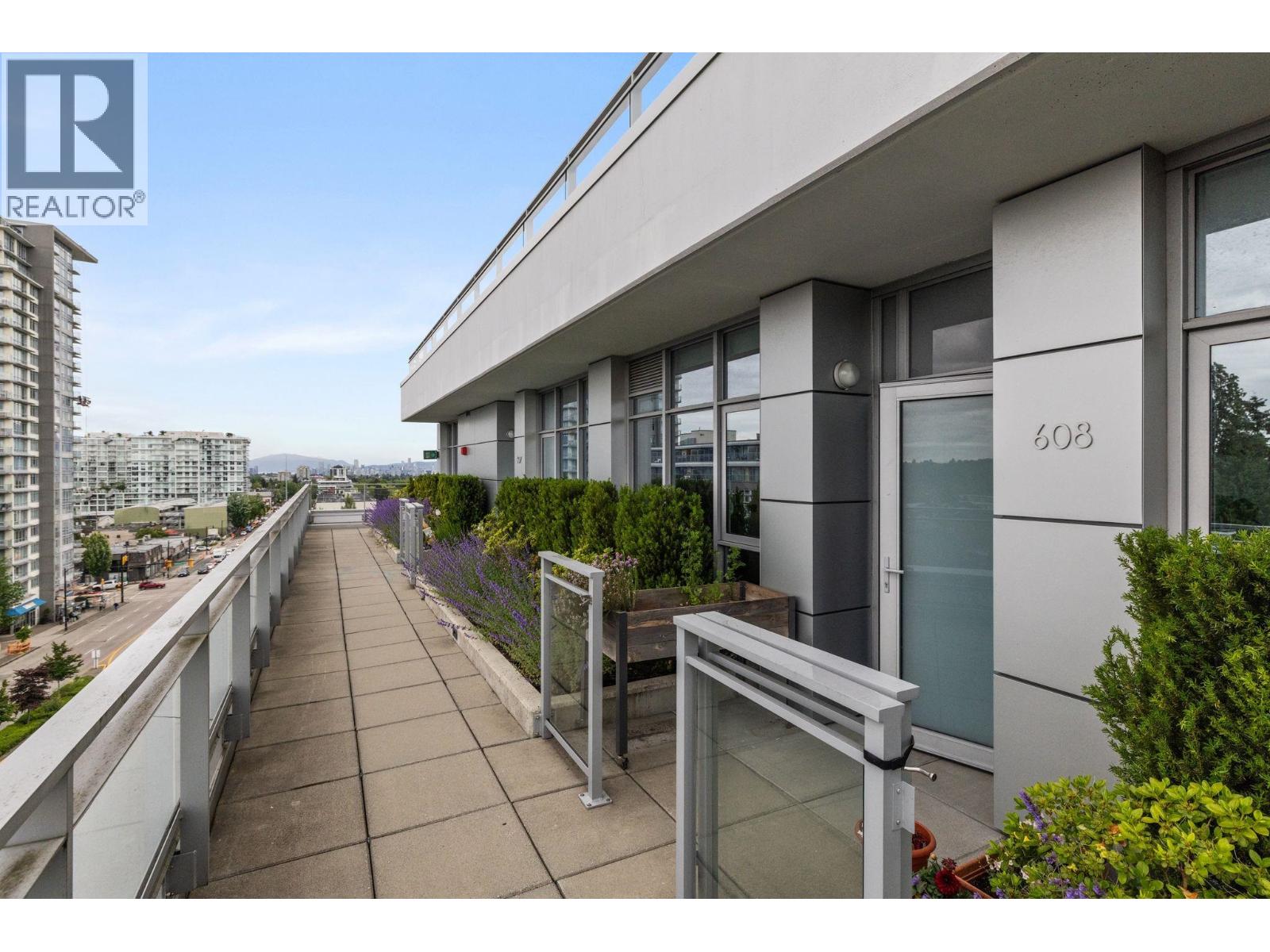 608 2435 Kingsway, Vancouver, British Columbia  V5R 5G8 - Photo 2 - R3130479