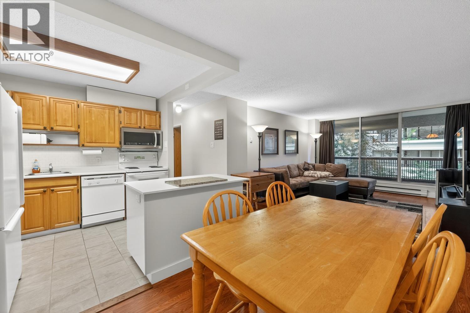 306 550 Eighth Street, New Westminster, British Columbia  V3M 3R9 - Photo 2 - R3130533