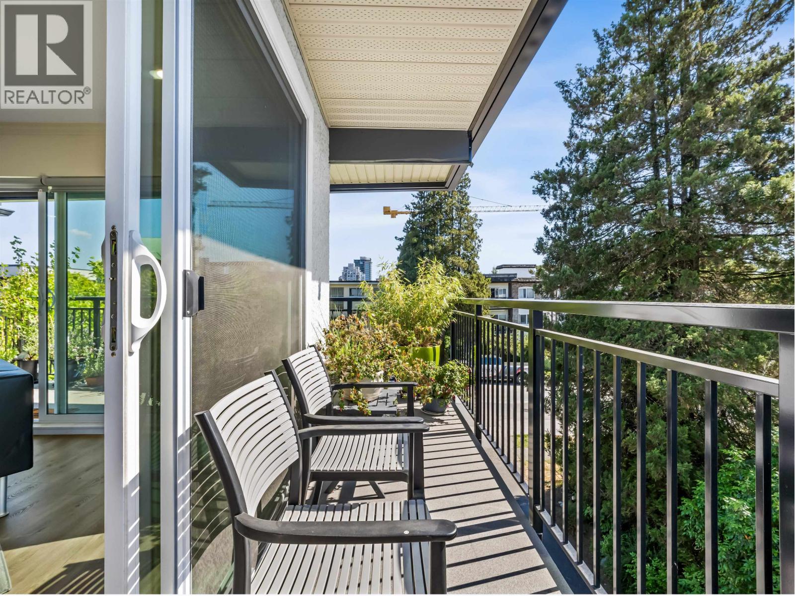 202 134 W 20th Street, North Vancouver, British Columbia  V7M 1Y4 - Photo 8 - R3130543