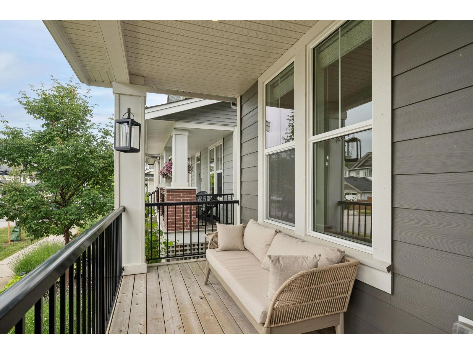 20326 82b Avenue, Langley, British Columbia  V2Y 0Y8 - Photo 3 - R3130682