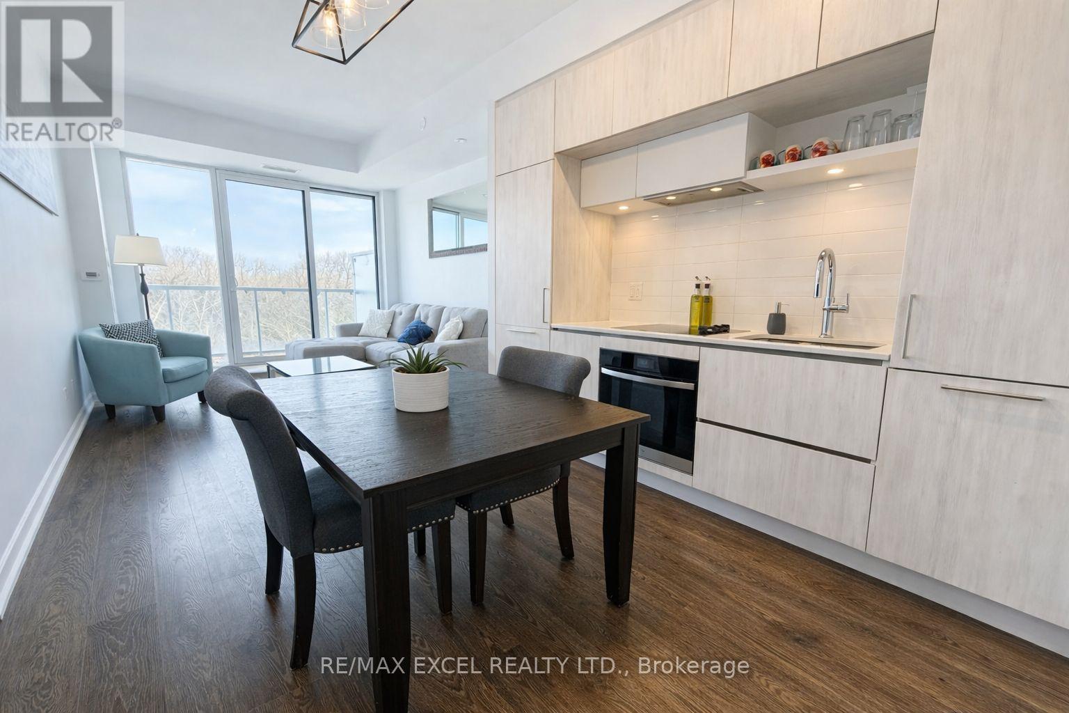 407 - 6 David Eyer Road E, Richmond Hill, Ontario  L4S 0N5 - Photo 5 - N13006882