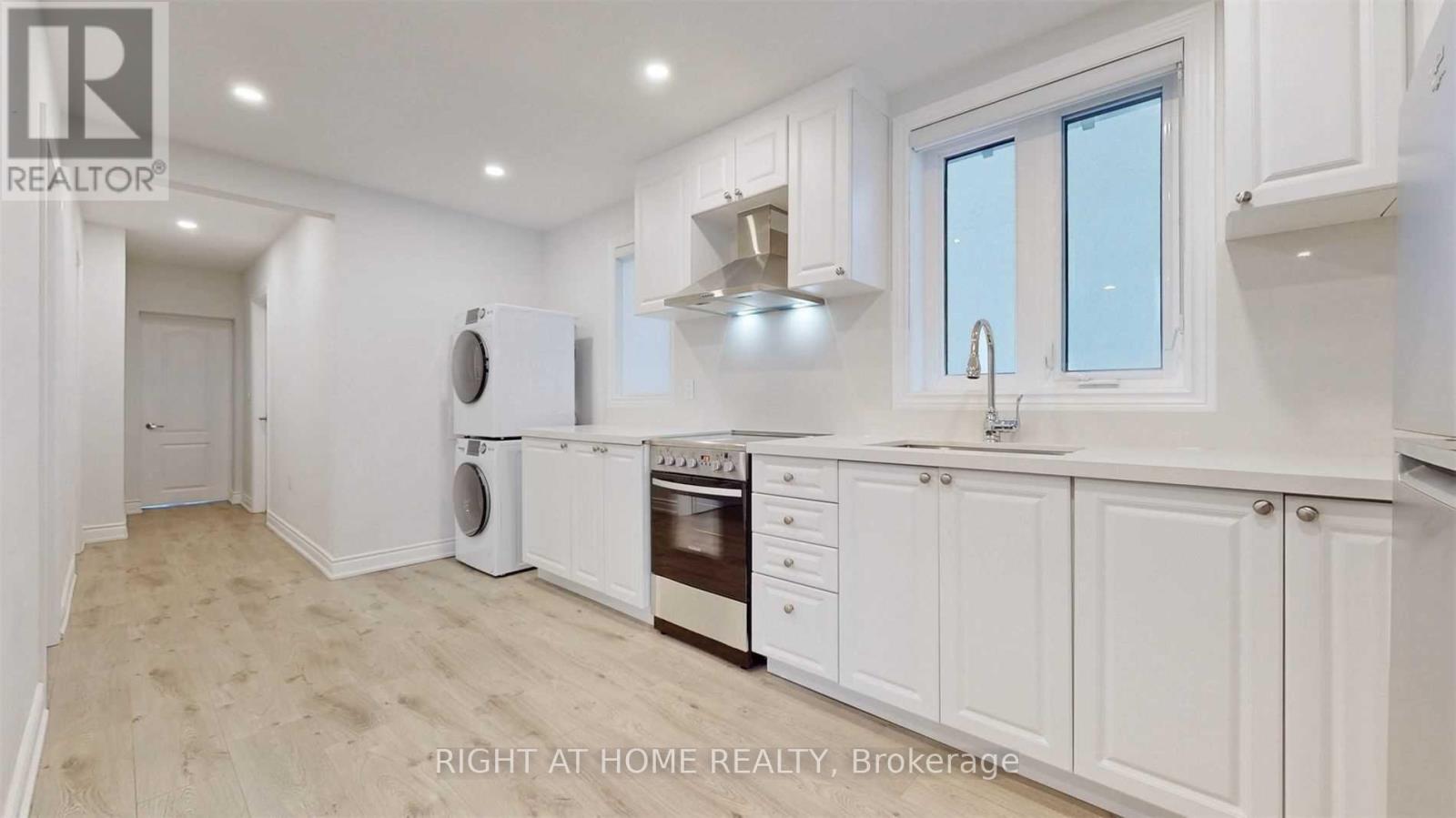 Main - 8 Airley Crescent, Toronto, Ontario  M4J 4H6 - Photo 11 - E13225410